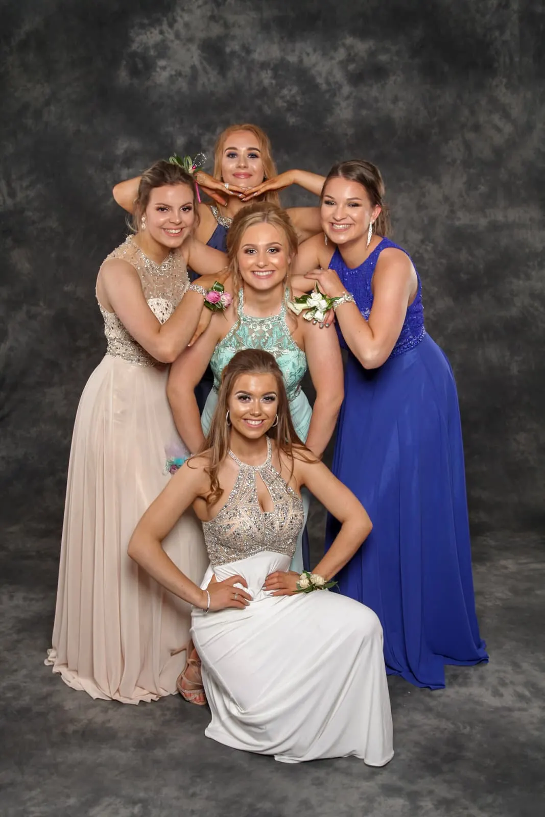 School prom guests photographed by Photo 8